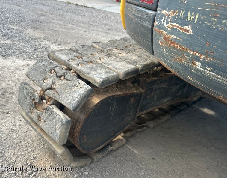 image for item DO1141 2010 Komatsu PC88MR-8 mini excavator