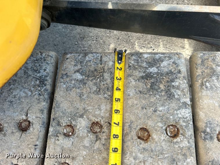 image for item DO1141 2010 Komatsu PC88MR-8 mini excavator