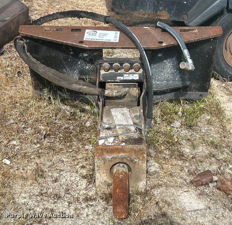 image for item DO1142 Stanley  MB5570 skid steer breaker