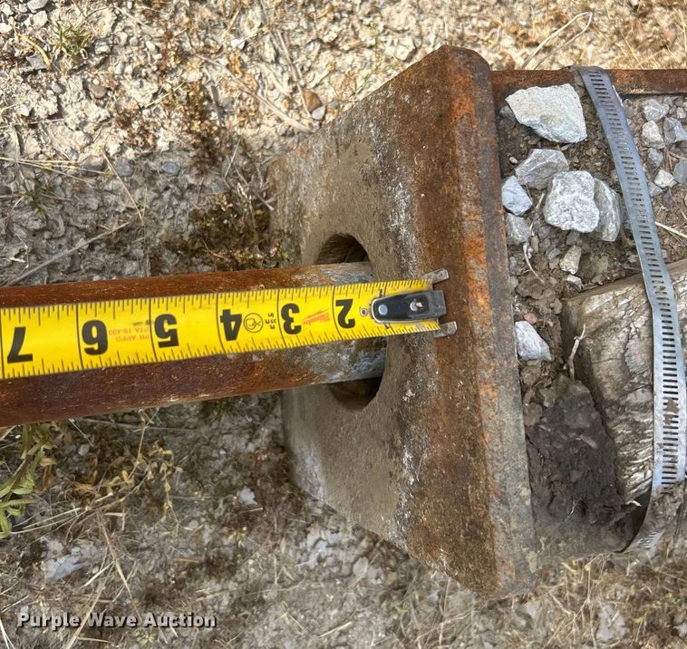 image for item DO1142 Stanley  MB5570 skid steer breaker