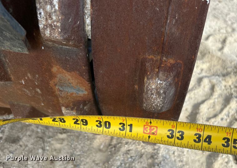 image for item DO1147 2019 Bomag BMP8500 trench compactor