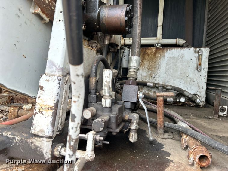 image for item DO1148 2001 International 4700 vacuum truck