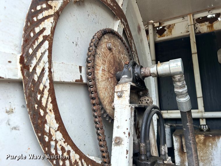 image for item DO1148 2001 International 4700 vacuum truck