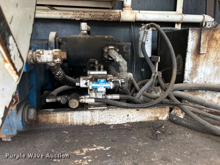image for item DO1148 2001 International 4700 vacuum truck