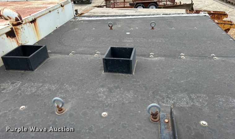 image for item DO1148 2001 International 4700 vacuum truck