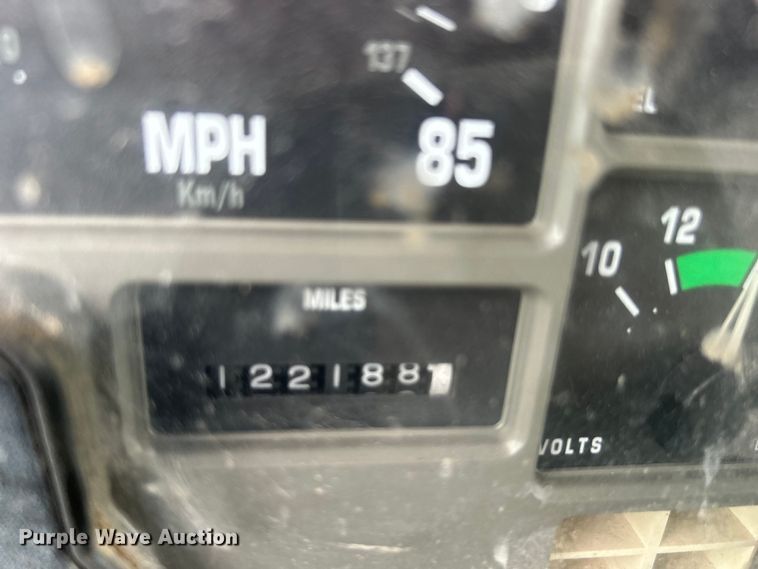 image for item DO1148 2001 International 4700 vacuum truck