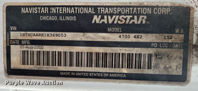 image for item DO1148 2001 International 4700 vacuum truck