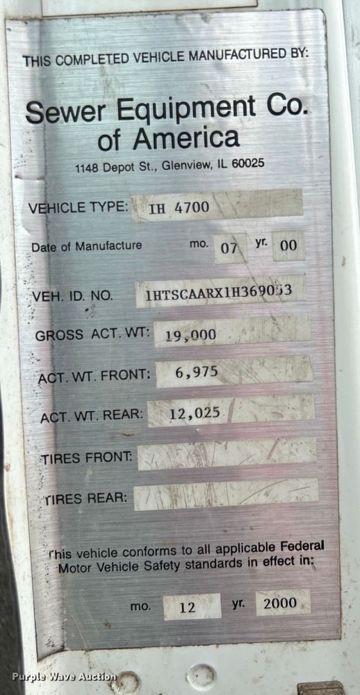 image for item DO1148 2001 International 4700 vacuum truck