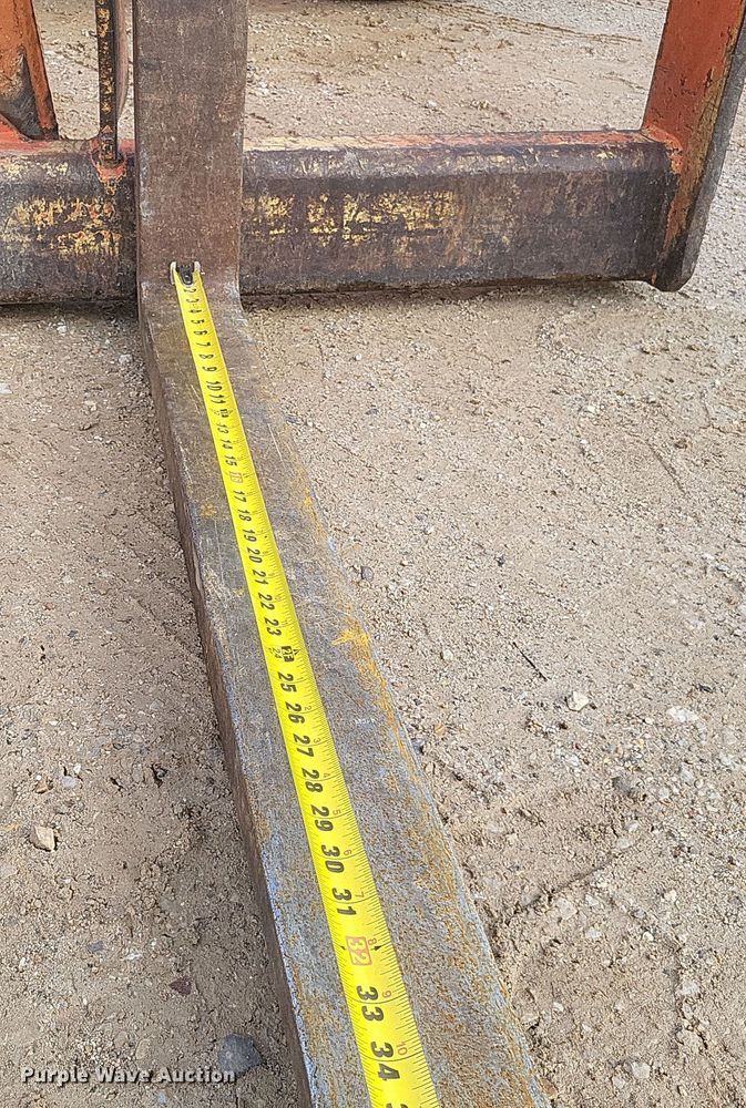 image for item DO4895 1999 Traverse Lift TL 8042 telehandler