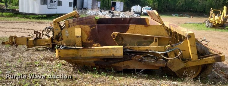 image for item DO4898 1997 Reynolds  17C scraper