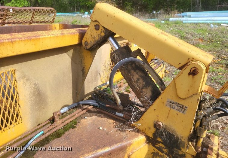 image for item DO4898 1997 Reynolds  17C scraper