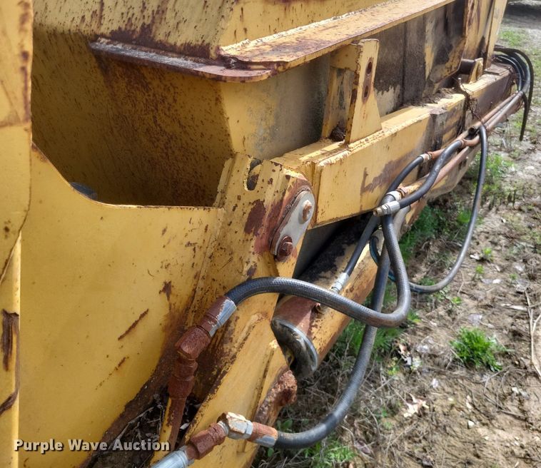 image for item DO4898 1997 Reynolds  17C scraper