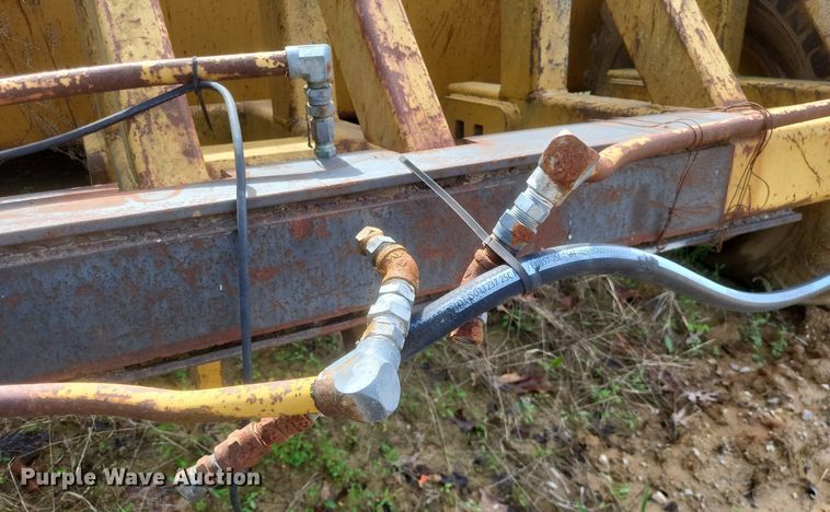 image for item DO4898 1997 Reynolds  17C scraper