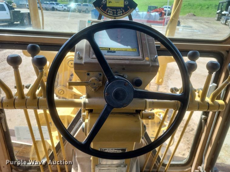 image for item DO4899 1987 Caterpillar 140G motor grader