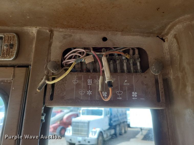 image for item DO4899 1987 Caterpillar 140G motor grader