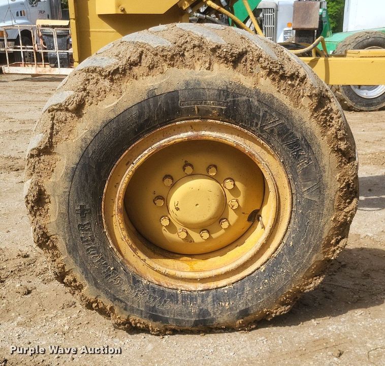 image for item DO4899 1987 Caterpillar 140G motor grader