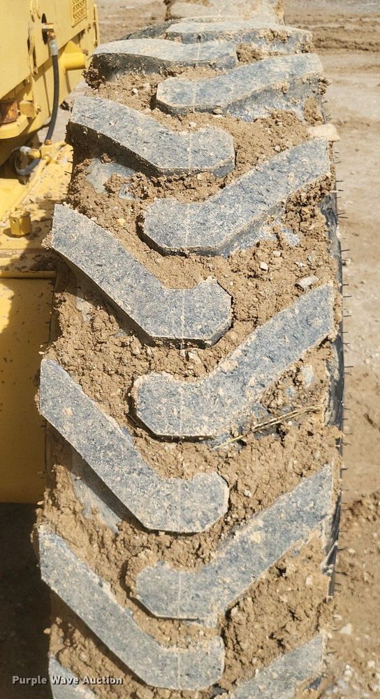 image for item DO4899 1987 Caterpillar 140G motor grader