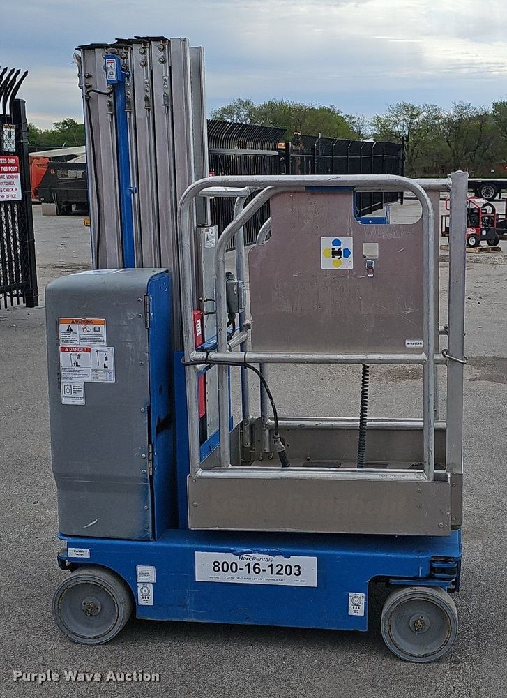 image for item DP0868 2017 Genie GR-20 vertical lift