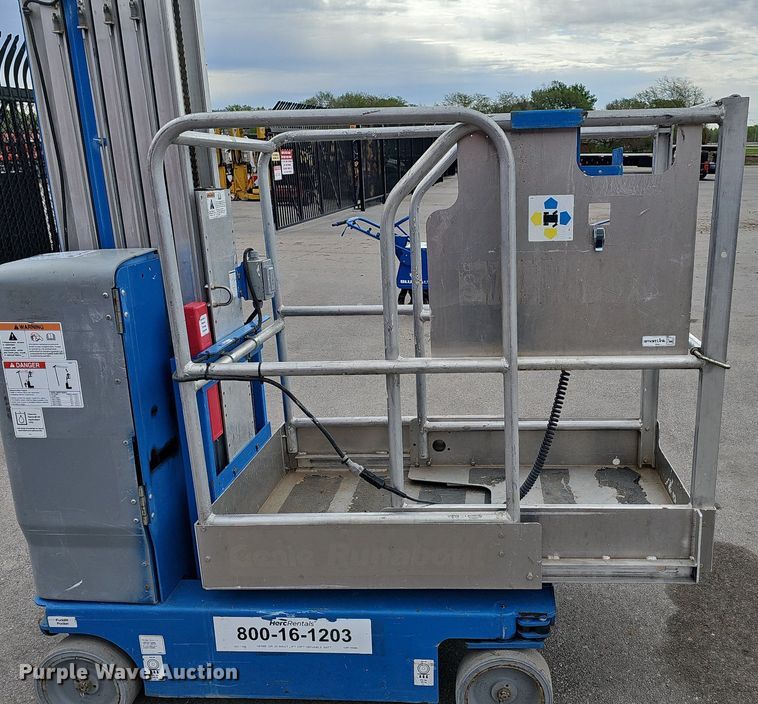 image for item DP0868 2017 Genie GR-20 vertical lift