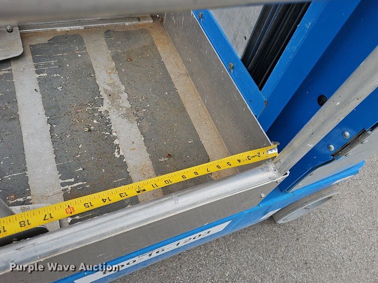 image for item DP0868 2017 Genie GR-20 vertical lift