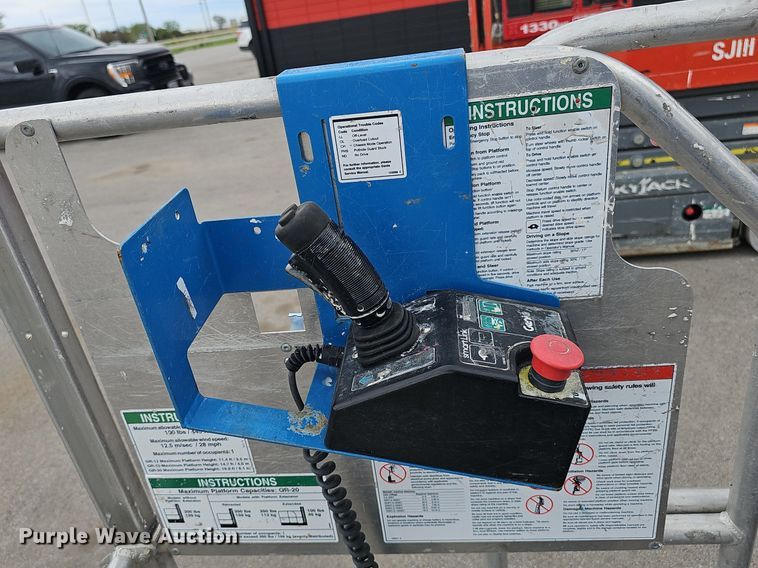 image for item DP0868 2017 Genie GR-20 vertical lift