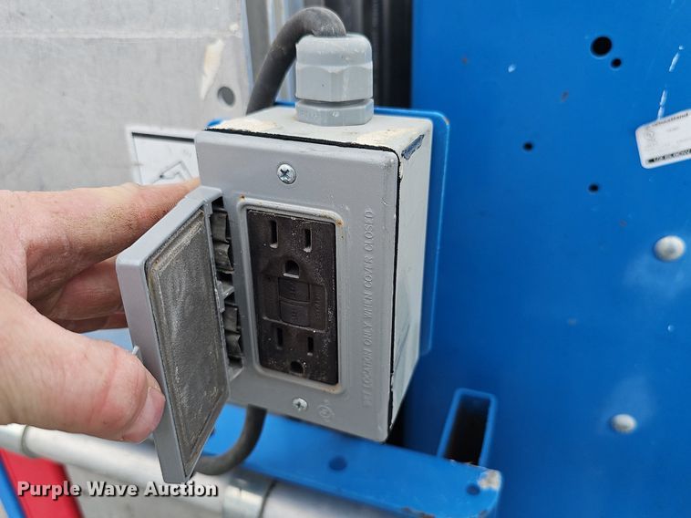 image for item DP0868 2017 Genie GR-20 vertical lift