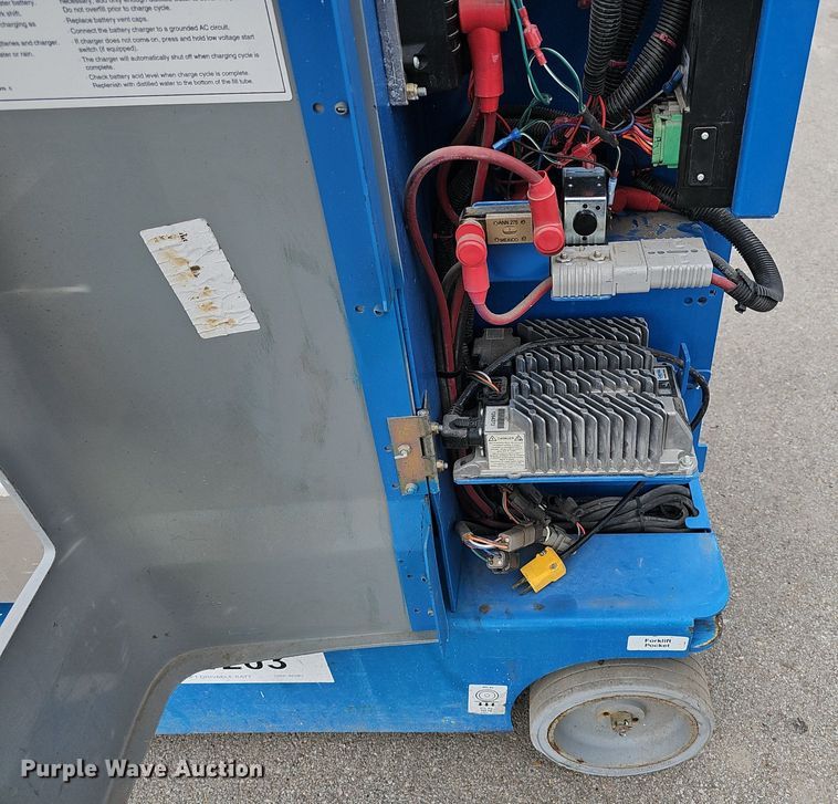 image for item DP0868 2017 Genie GR-20 vertical lift