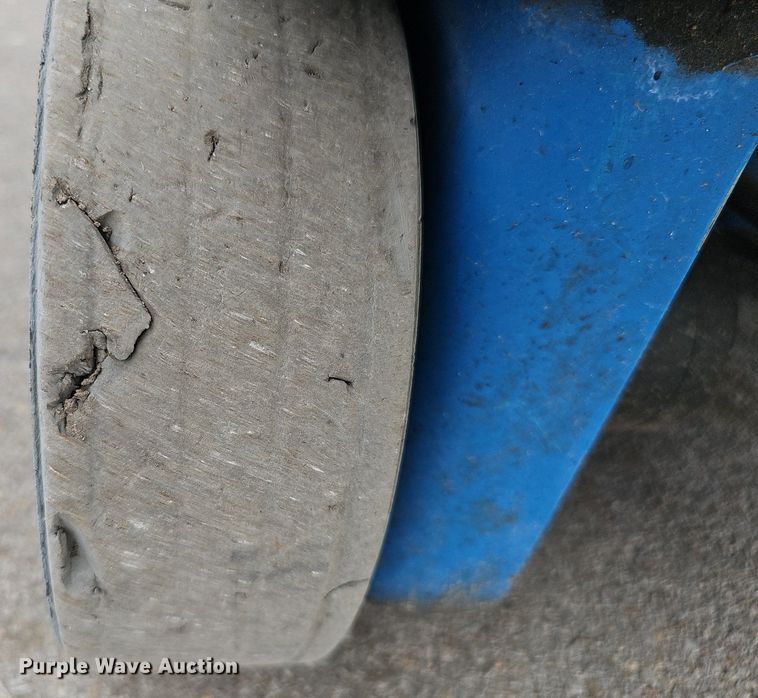 image for item DP0868 2017 Genie GR-20 vertical lift