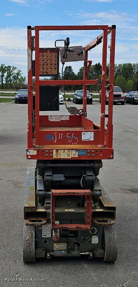 image for item DP0869 2014 Skyjack SJIII 3219 scissor lift