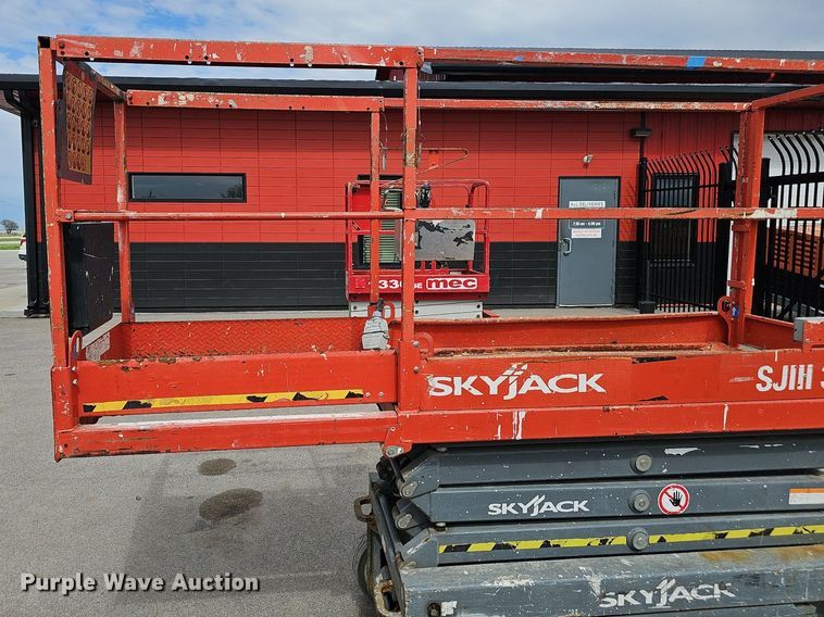 image for item DP0869 2014 Skyjack SJIII 3219 scissor lift