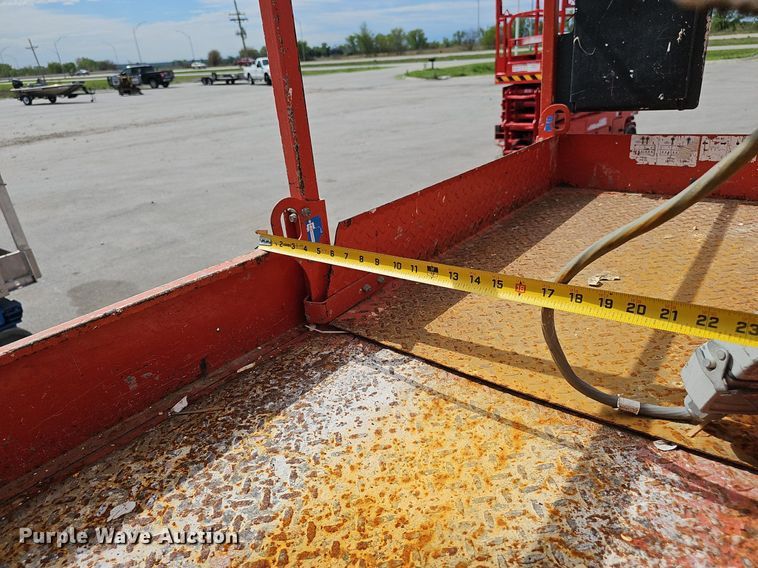 image for item DP0869 2014 Skyjack SJIII 3219 scissor lift