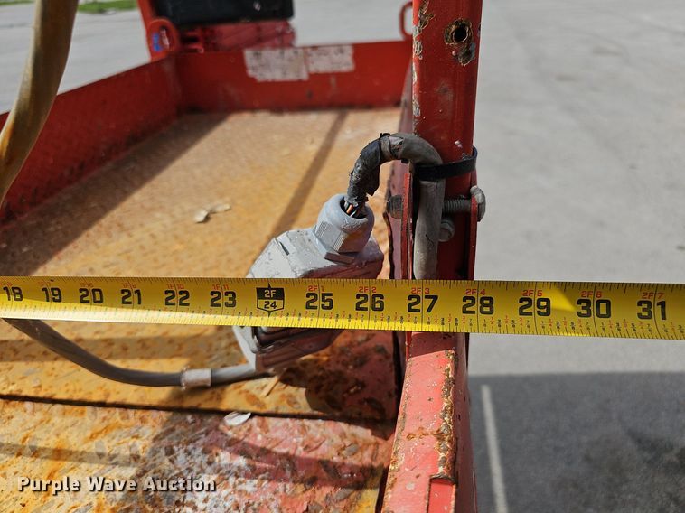 image for item DP0869 2014 Skyjack SJIII 3219 scissor lift