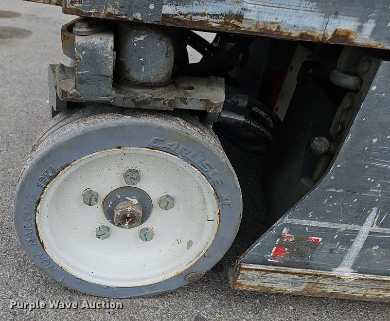 image for item DP0869 2014 Skyjack SJIII 3219 scissor lift