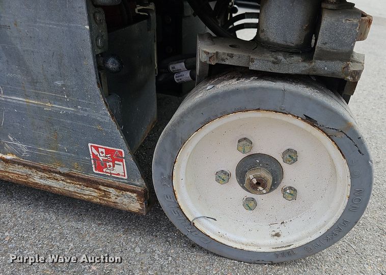 image for item DP0869 2014 Skyjack SJIII 3219 scissor lift