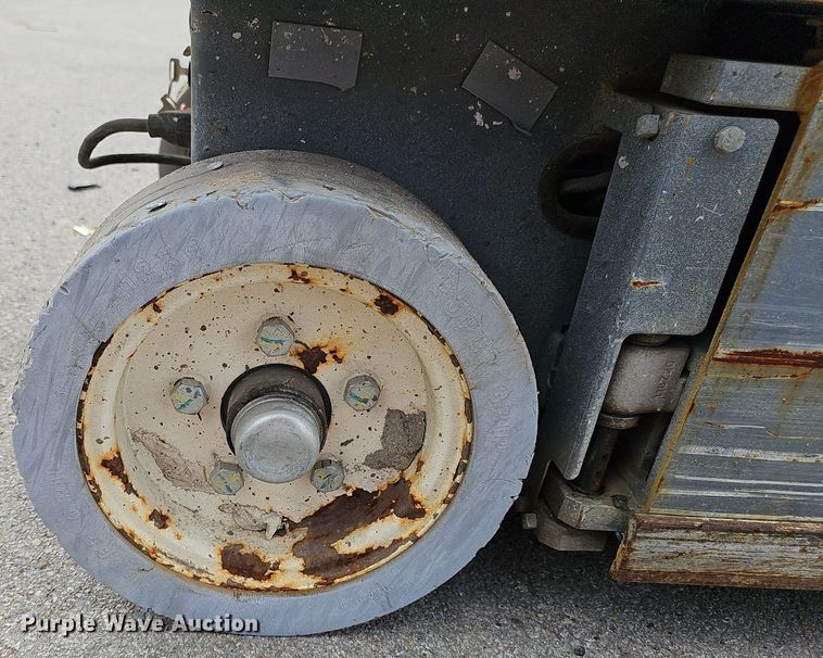 image for item DP0869 2014 Skyjack SJIII 3219 scissor lift