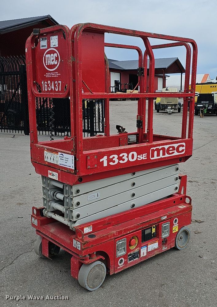 image for item DP0870 2017 MEC 1330SE scissor lift