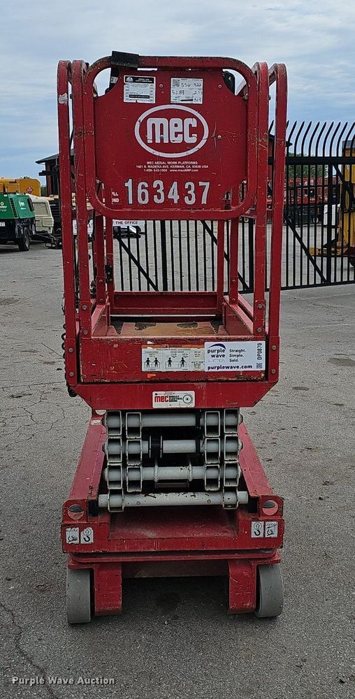image for item DP0870 2017 MEC 1330SE scissor lift