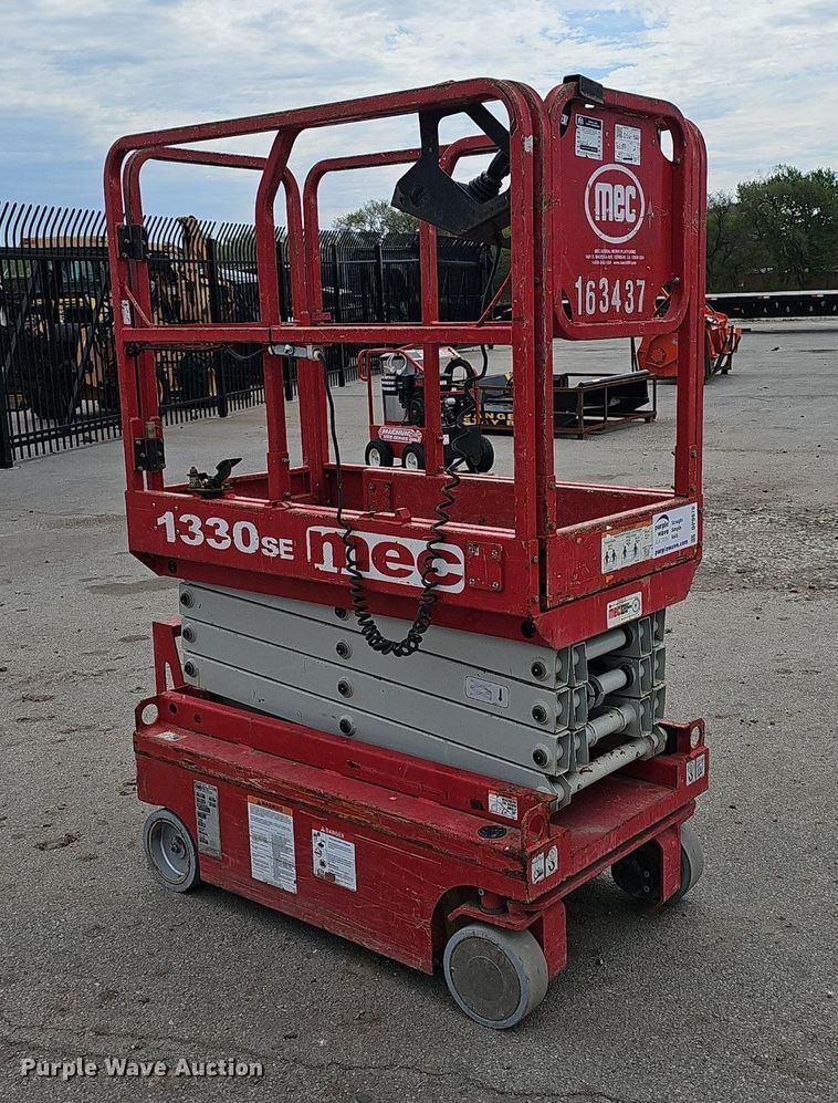 image for item DP0870 2017 MEC 1330SE scissor lift