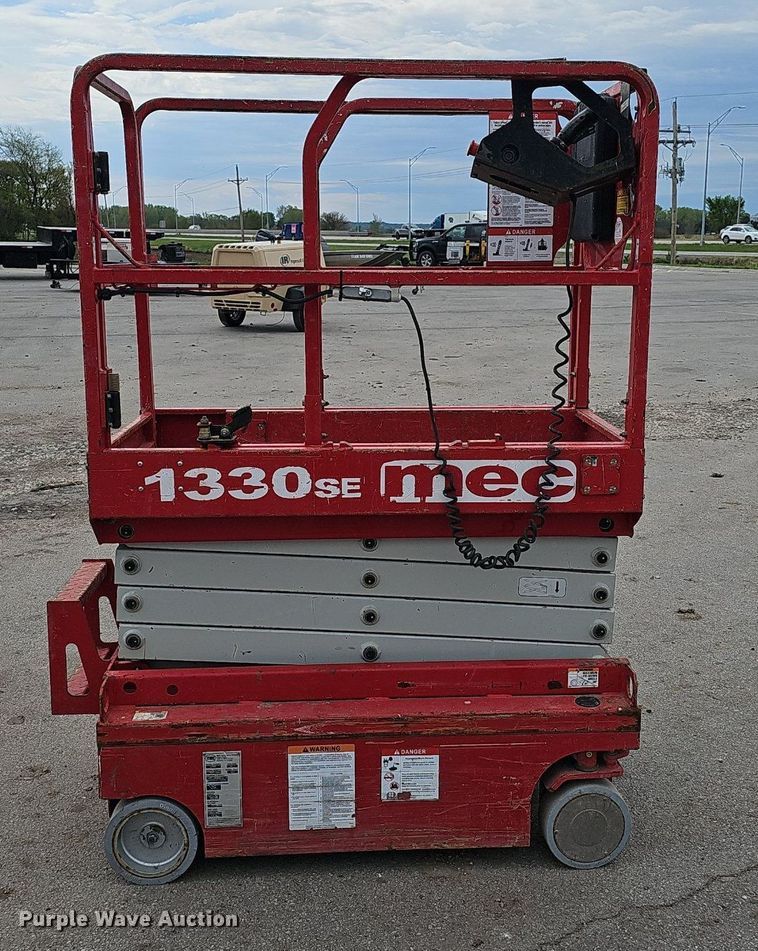 image for item DP0870 2017 MEC 1330SE scissor lift