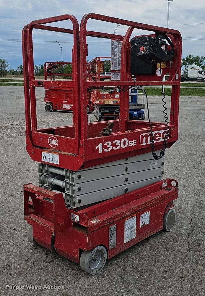 image for item DP0870 2017 MEC 1330SE scissor lift
