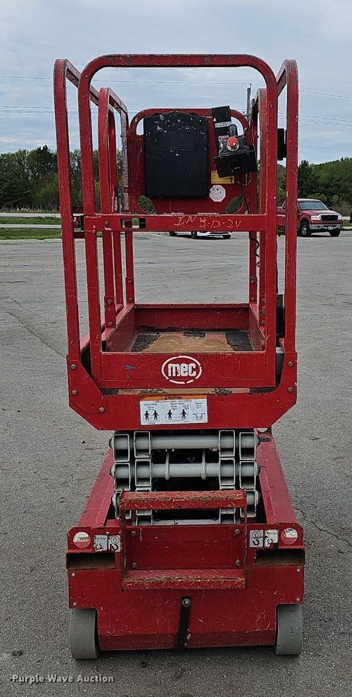 image for item DP0870 2017 MEC 1330SE scissor lift