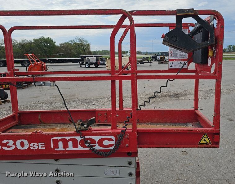 image for item DP0870 2017 MEC 1330SE scissor lift