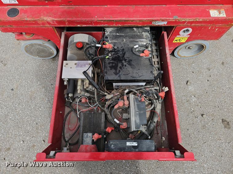 image for item DP0870 2017 MEC 1330SE scissor lift