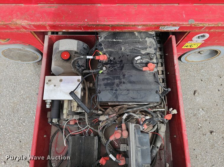 image for item DP0870 2017 MEC 1330SE scissor lift