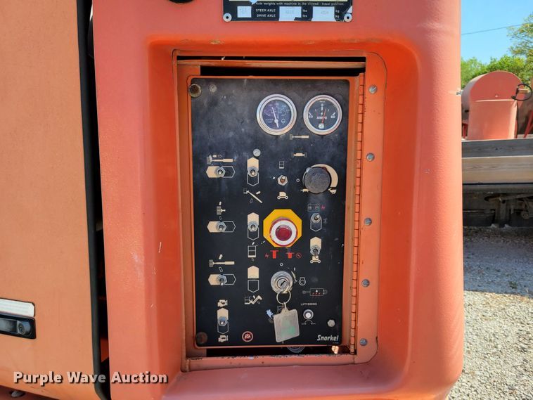 image for item DP1423 2006 Snorkel TB60 boom lift