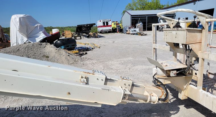 image for item DP1423 2006 Snorkel TB60 boom lift