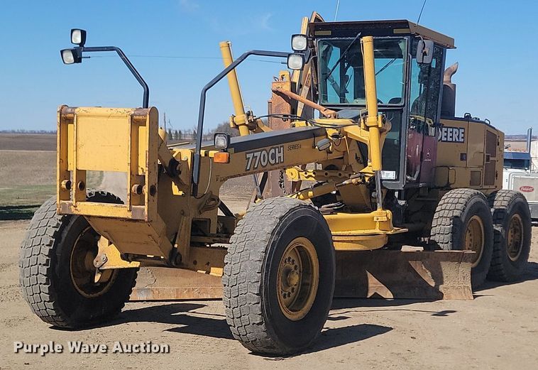 image for item DP3523 2004 John Deere 770CH motor grader