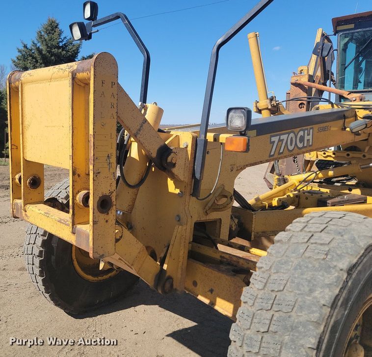 image for item DP3523 2004 John Deere 770CH motor grader