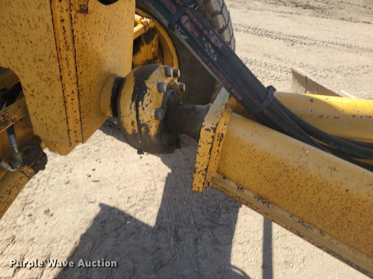 image for item DP3523 2004 John Deere 770CH motor grader