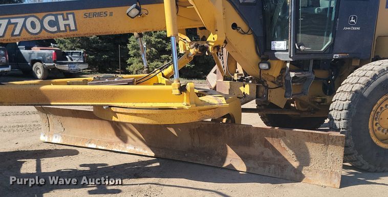 image for item DP3523 2004 John Deere 770CH motor grader